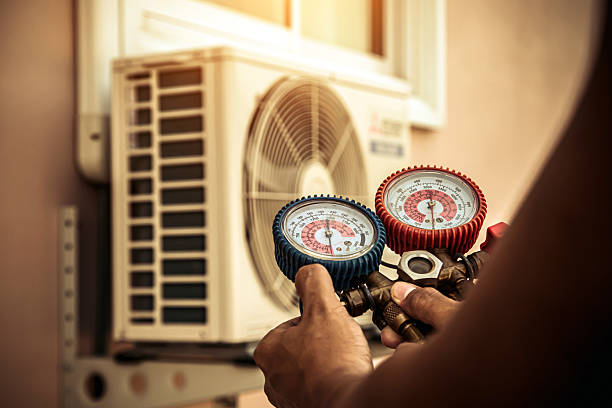 Professional Ac Installation technician working in Knightstown, IN